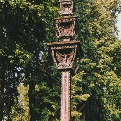 Pavasarininku Stogastulpis Prie Luksiu Baznycios XX A. 4 Desimtmetyje