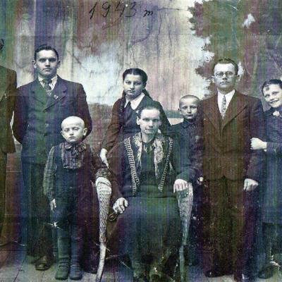 Vargonininkas Jonas Augustauskas Su Seima 1943